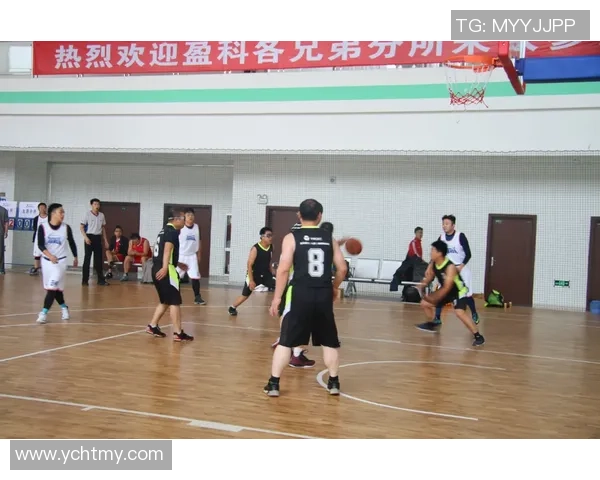 赛后复盘：上海篮球队与武汉篮球队的团队协作与战术分析