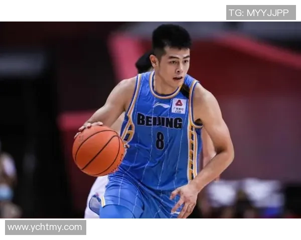 重庆篮球队在邀请赛中以56分稳居积分榜首位，展现强劲实力