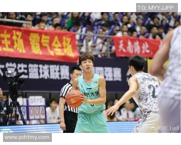 重庆篮球队在全国锦标赛积分榜上以89分稳居第一名展现强劲实力