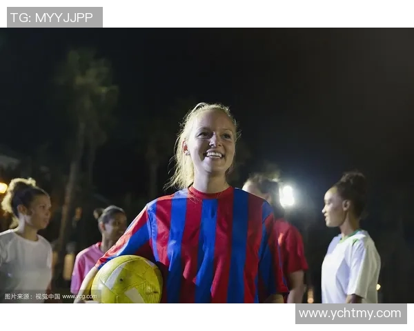 足球明星展现自信微笑瞬间捕捉他们的魅力与热情