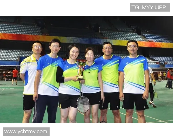 南京羽毛球队攻防新策略解析助力球队在赛场上崭露头角 南京羽毛球队攻防新策略解析助力球队在赛场上崭露头角