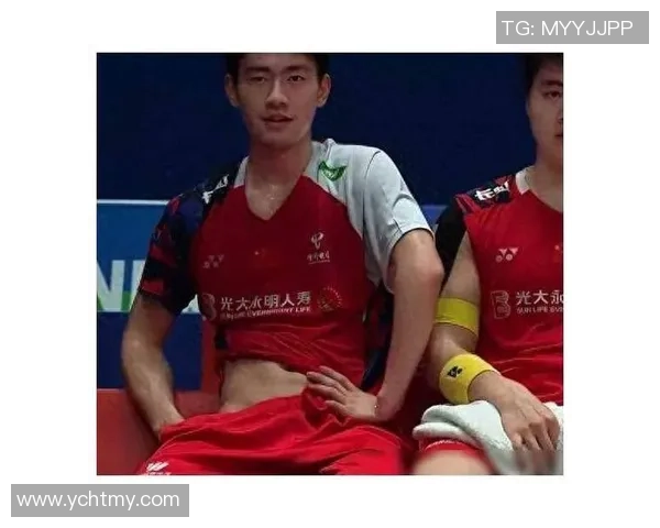 足球明星们的腹肌合照高清展示力量与魅力的完美瞬间 足球明星们的腹肌合照高清展示力量与魅力的完美瞬间