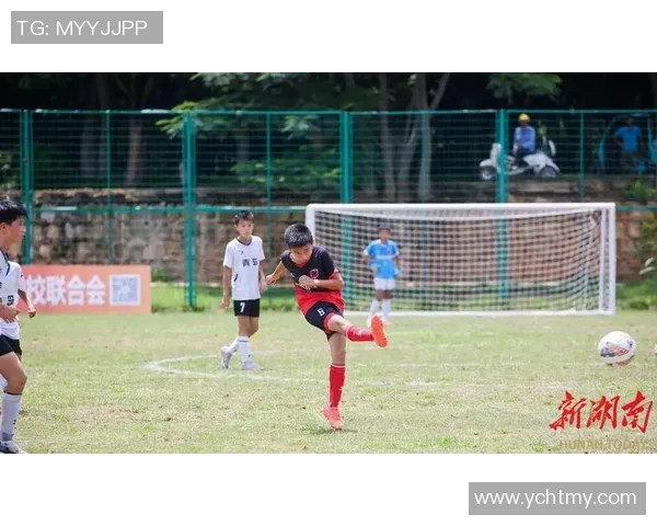 足球明星携子女畅谈成长与梦想的温馨采访 足球明星携子女畅谈成长与梦想的温馨采访